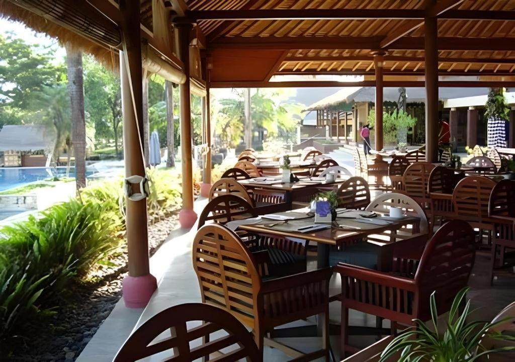 Tanjung Lesung Hotel Bagian luar foto