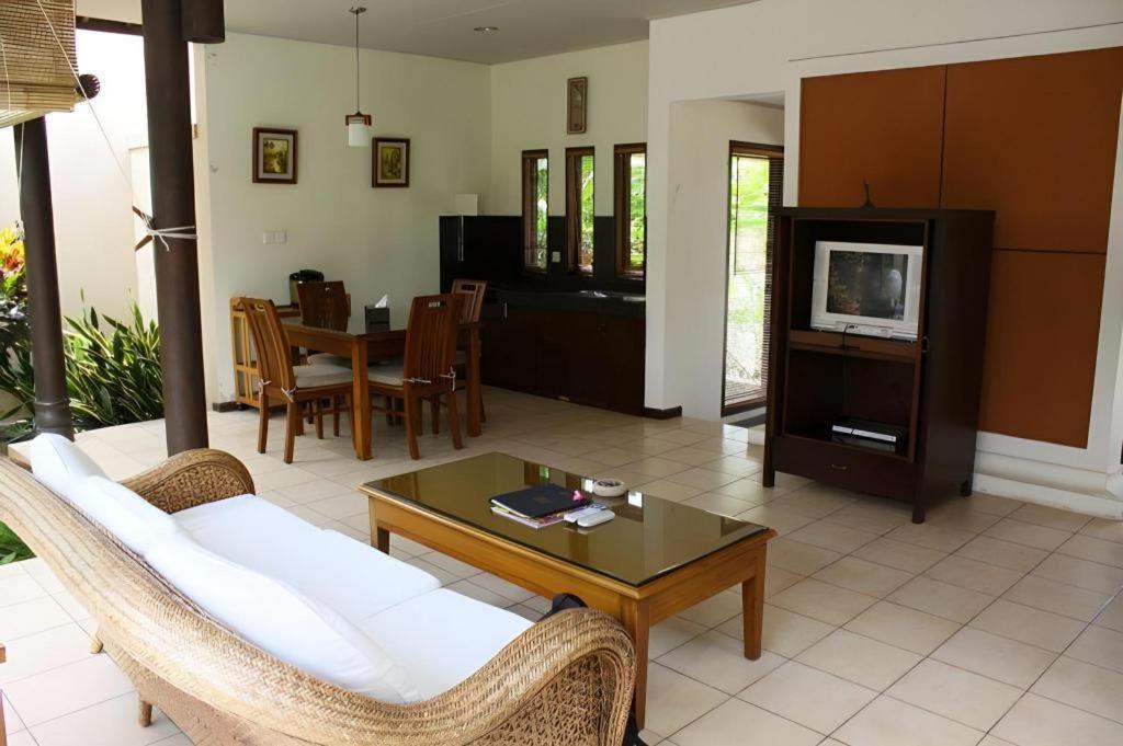 Tanjung Lesung Hotel Bagian luar foto