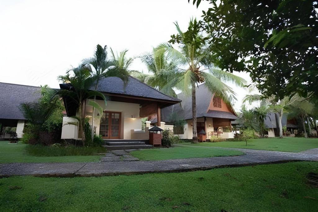 Tanjung Lesung Hotel Bagian luar foto